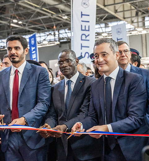 Gérald Darmanin, ministre français de l'intérieur, accompagné de nombreuses délégations officielles françaises et internationales lors de l'inauguration de Milipol Paris