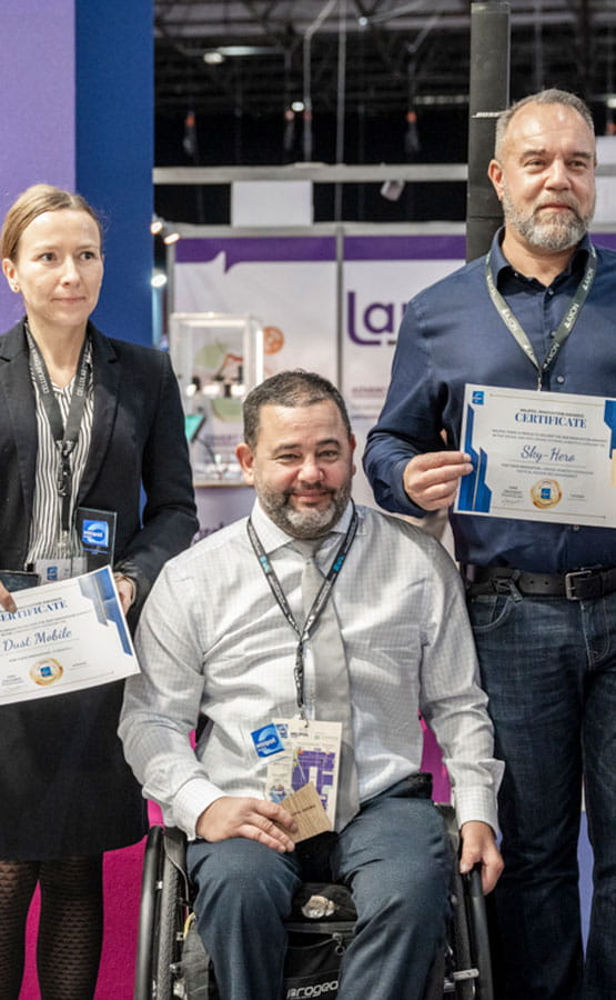 Photo des gagnants Milipol Innovation Awards avec le Certificat
